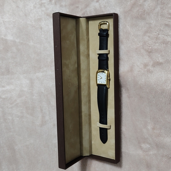 Coach Accessories - Coach Ladies Watch W501 Leather Band